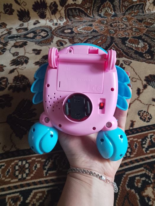 Детская музыкальная игрушка Крабик