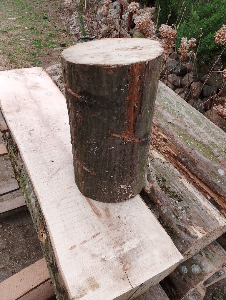 Ławka ogrodowo ogniskowa z bala liściastego z bala