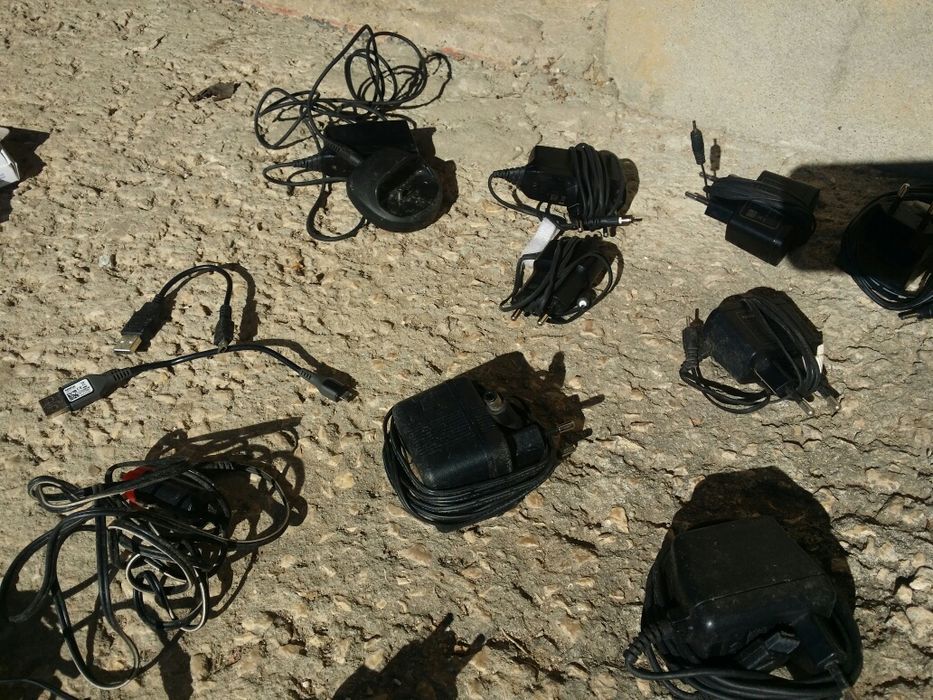 Carregadores telemóveis, maquinas etc