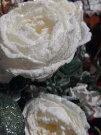 Декоративні білі троянди 3шт