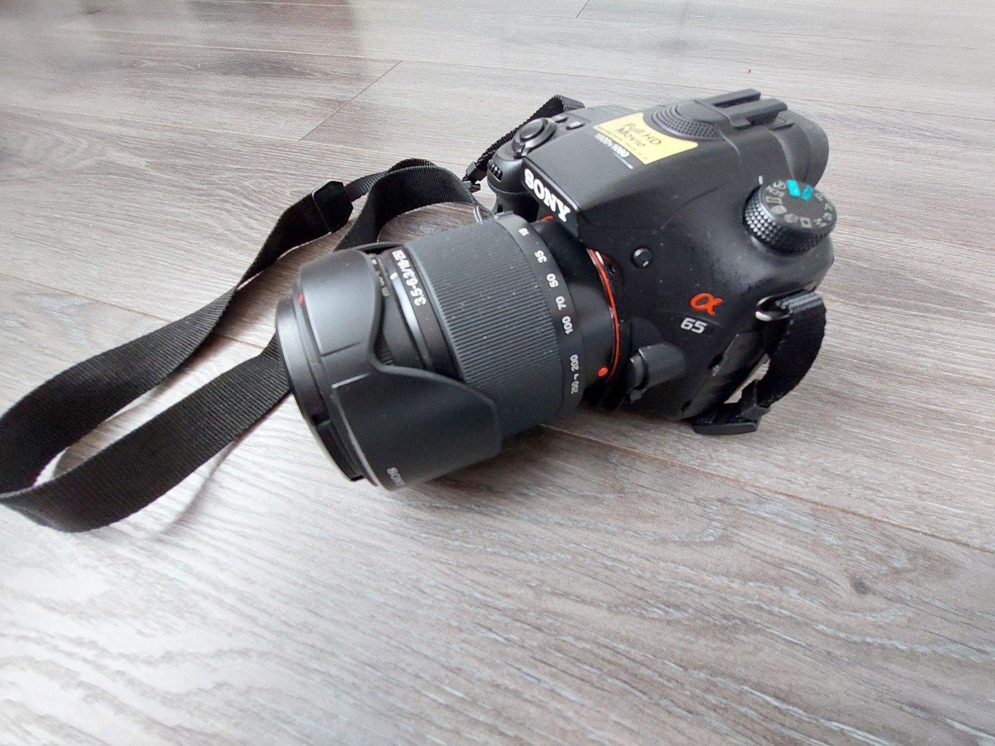 Камера Sony A65 + 2 объектива: Sony 18-250mm F3.5-6.3 + 85mm F2.8