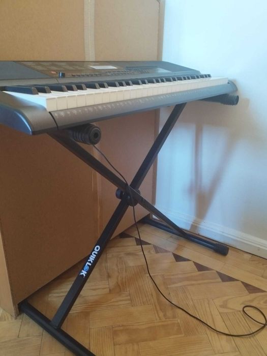 Casio CT-X700 + Suporte Quiklok