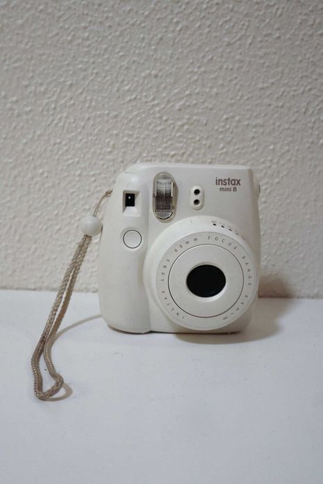 Máquina Fujifilm Instax Mini 8 branca