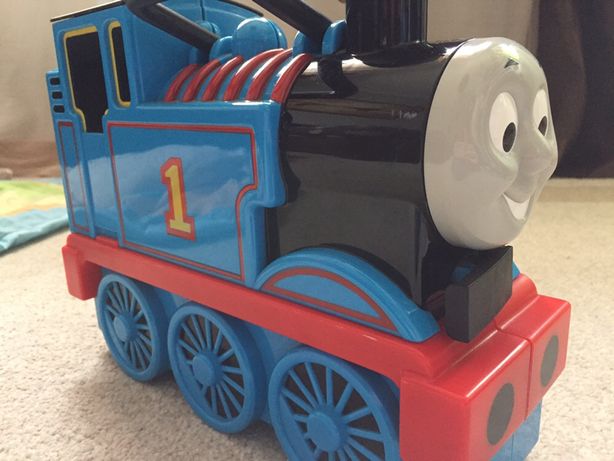 Thomas e amigos porta comboios para 17 carruagens. Edição limitada.