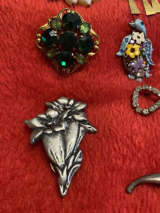 Винтажные украшения. Старые броши .