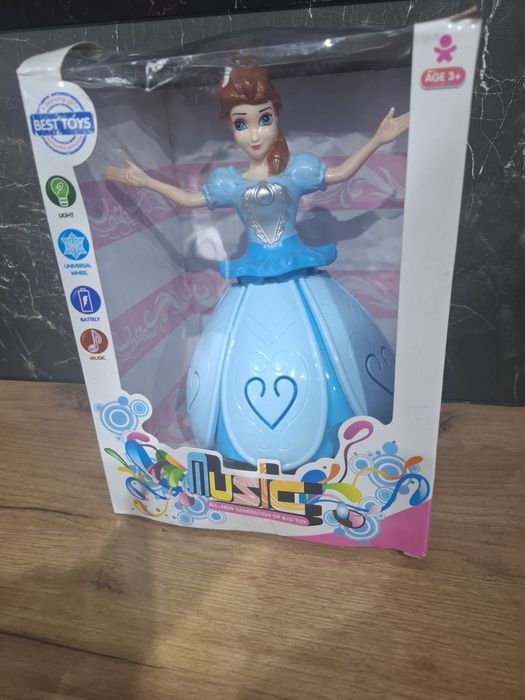 Księżniczka Elsa – świecąca lalka muzyczna z „Krainy Lodu”, jeździ