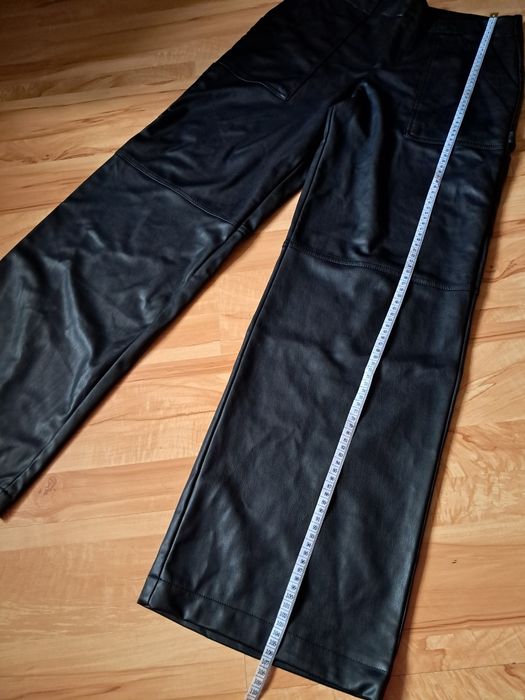 Szerokie spodnie Zara skórkowe ocieplane