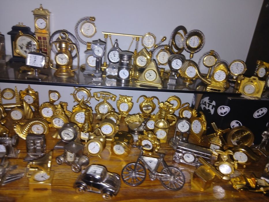 Coleção 100 Relógios em mnitura 500 €