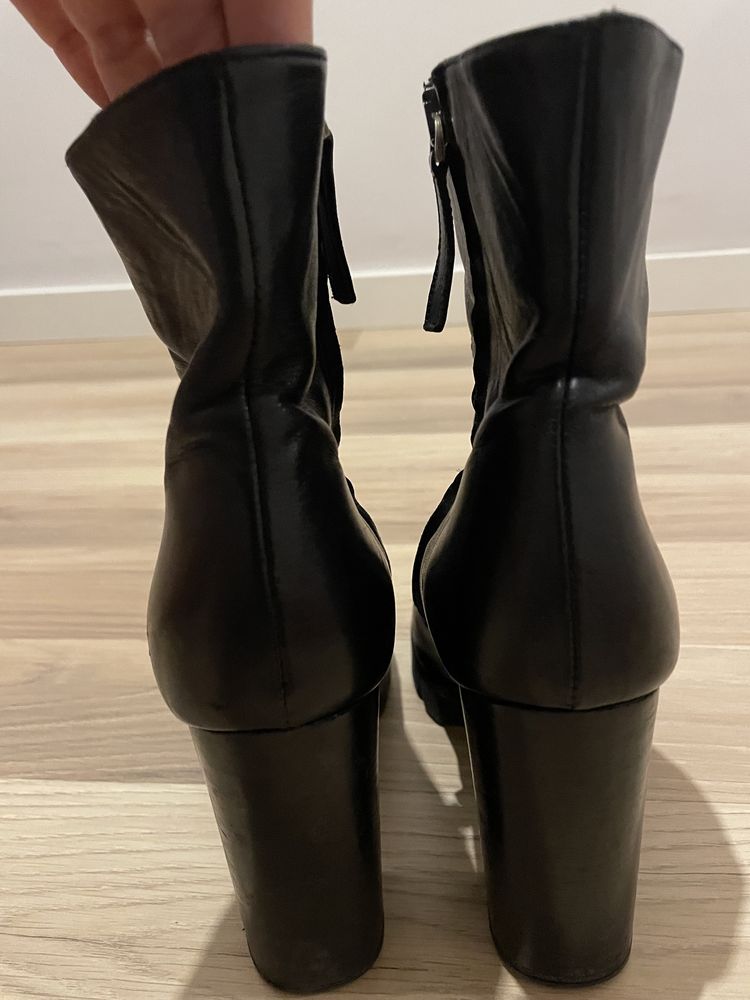 Vendo Botas pretas Uterque 38