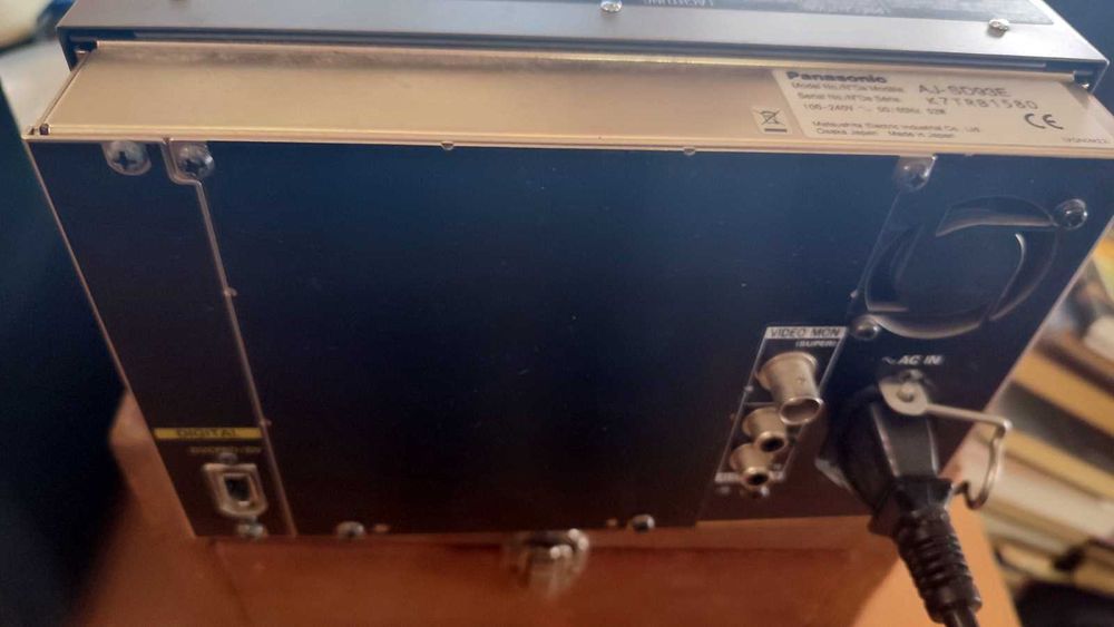 Panasonic AJ-SD93E професійний відеомагнітофон