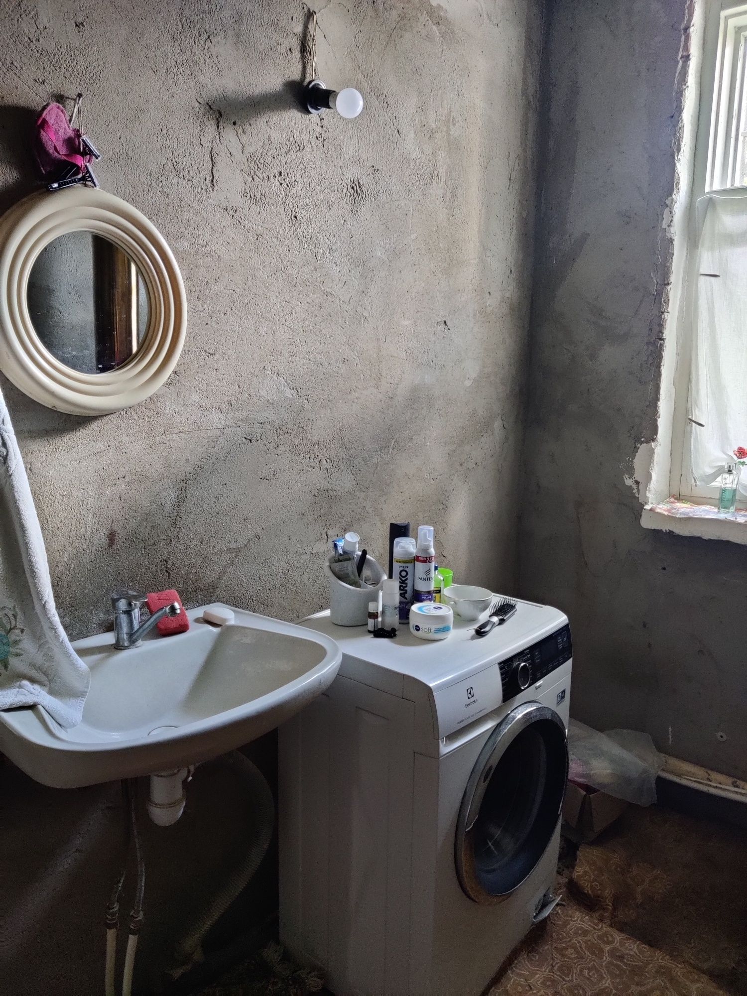 Продам гарну Садибу с.Трушки Київської області Білоцерківського району