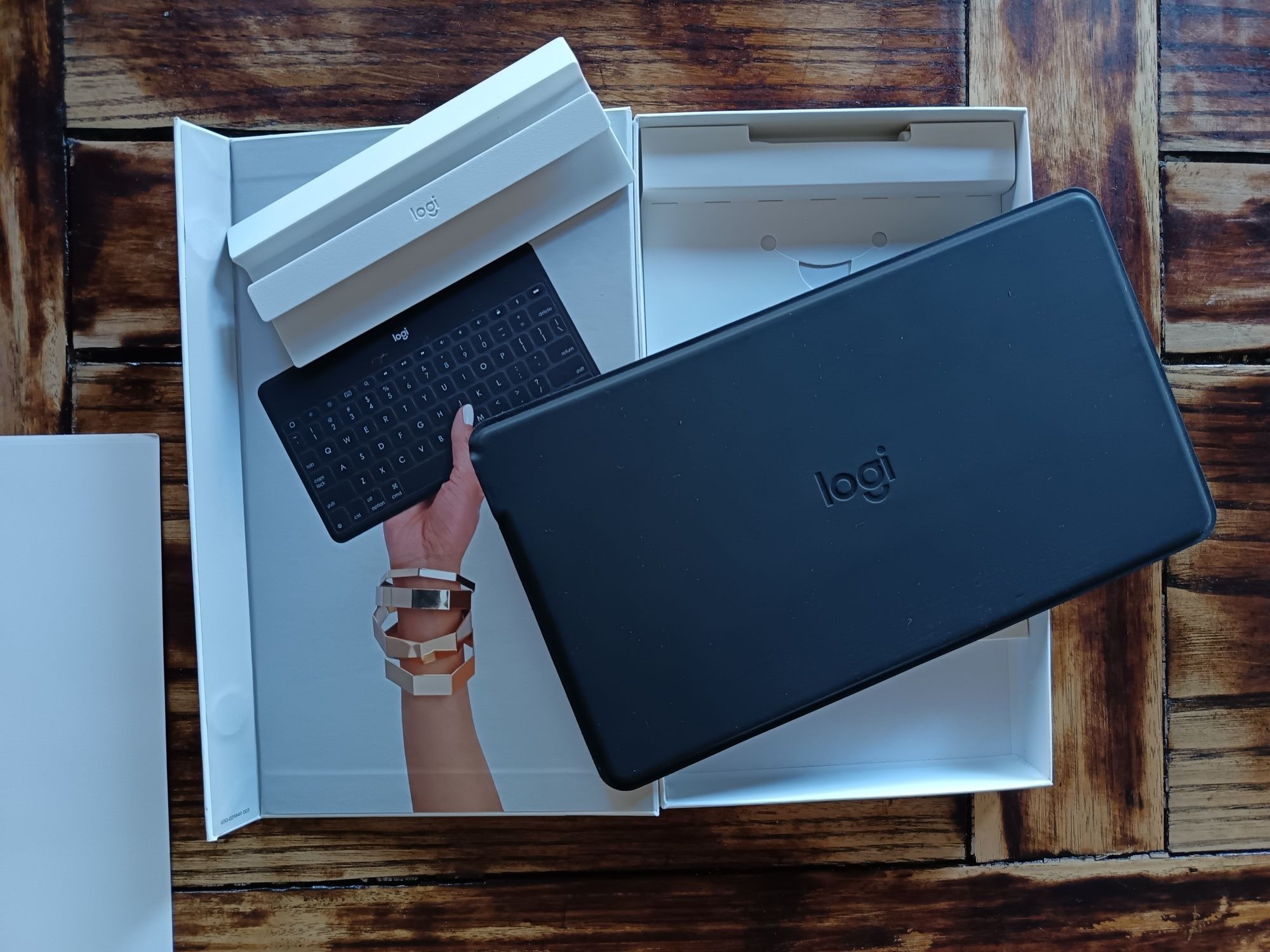 Teclado tablet Logitech Keys to Go Black