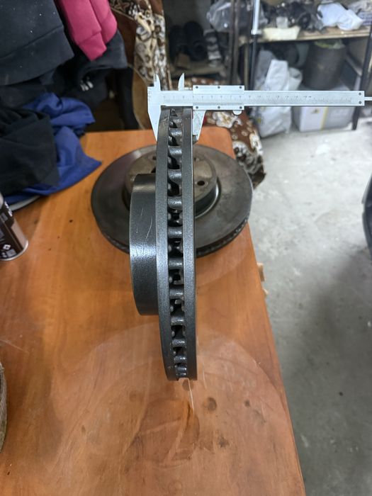 Комплект тормозні диски+супорта+колодки