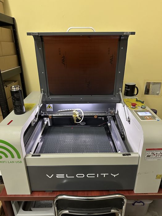 Ploterowa grawerka laserowa co2 Velocity (grawer, cięcie)
