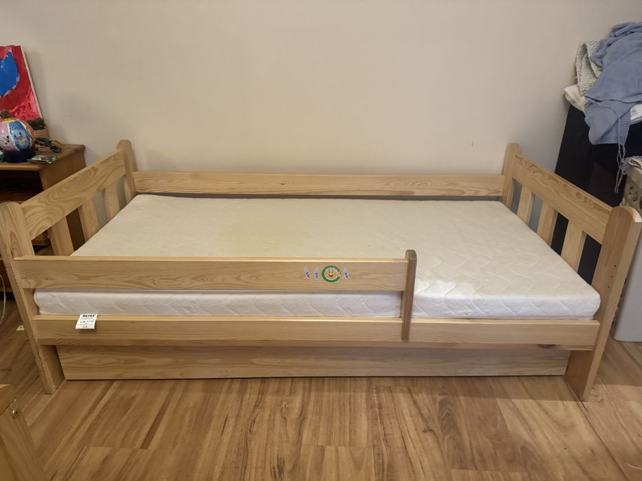Łóżko sosnowe 160x80 z materacem Hevea Junior MAX