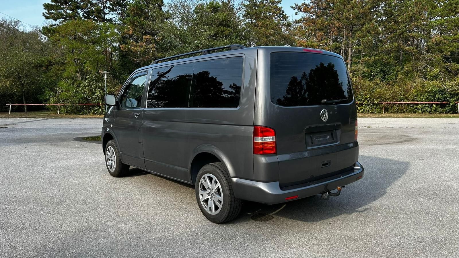 VW Transporter Caravelle T5 1.9TDI 102KM 9 osobowy doinwestowany