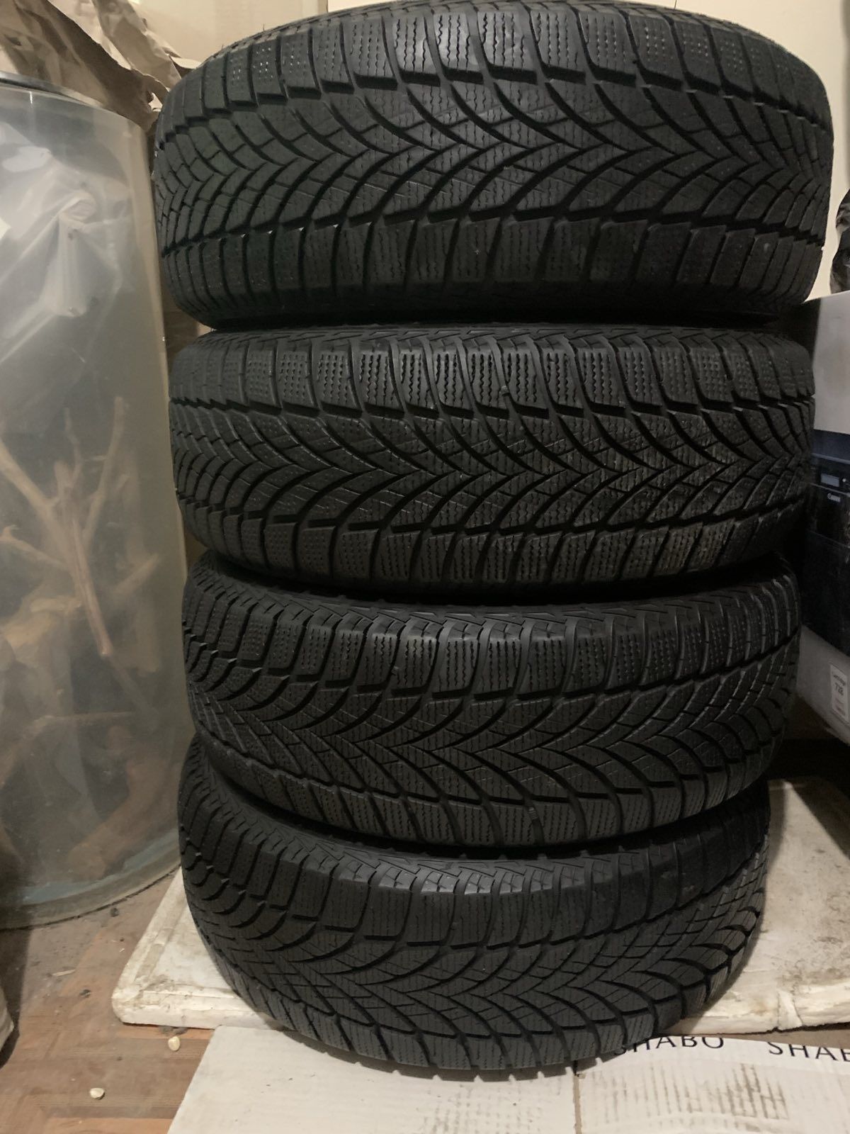 Шини GoodYear UltraGrip Ice 2, 195/60 R15. Резина.