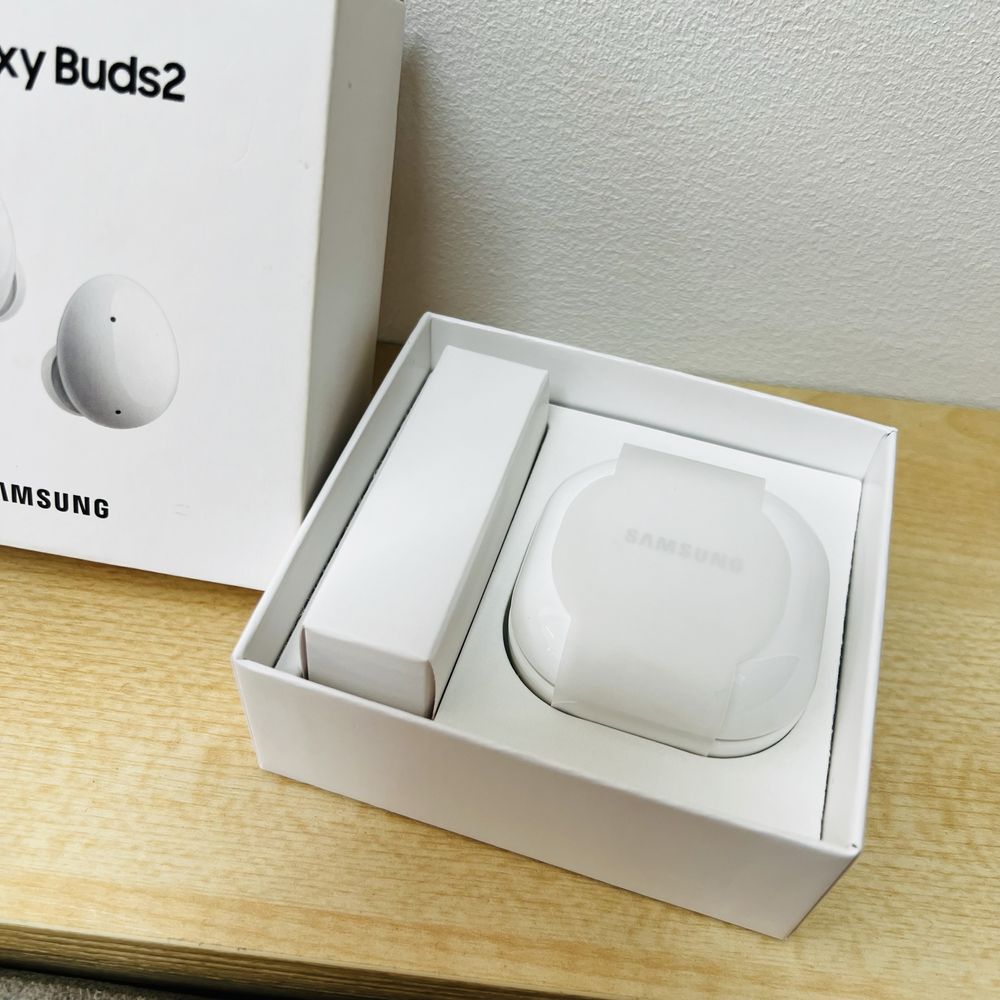 Продам Samsung Galaxy Buds 2 ( Беспроводные наушники )