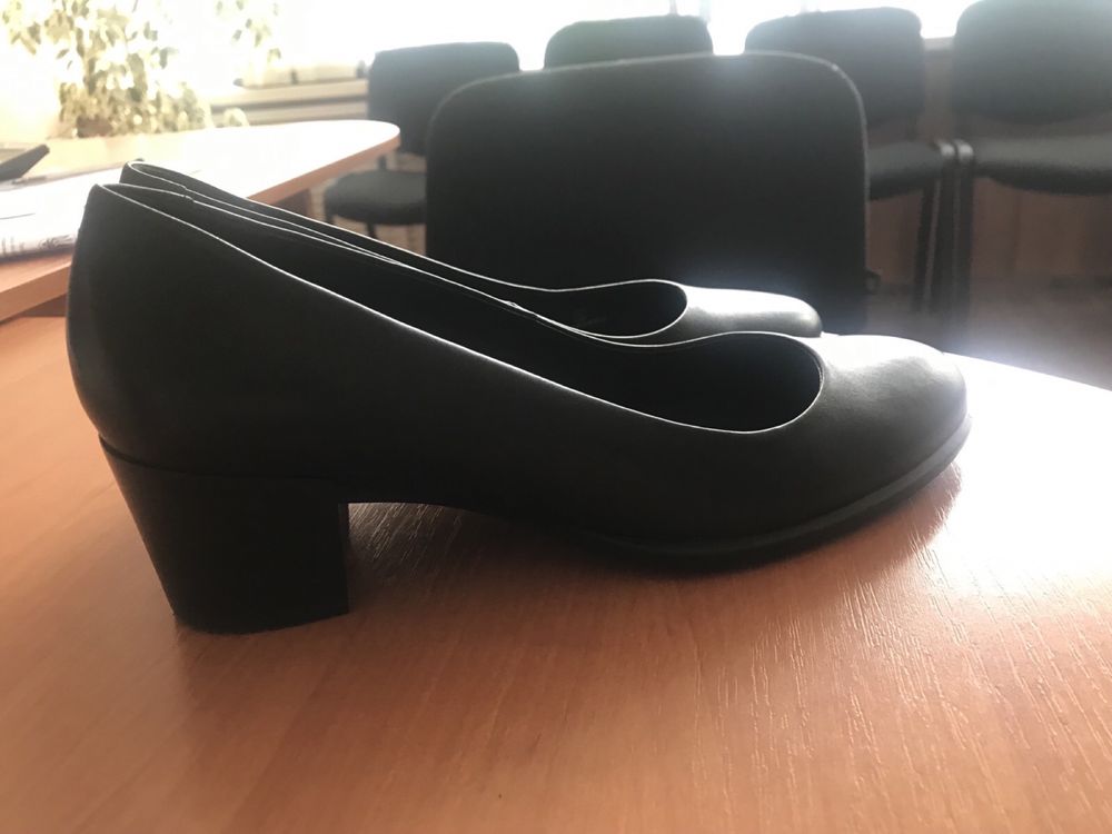 ECCO 38 женские туфли