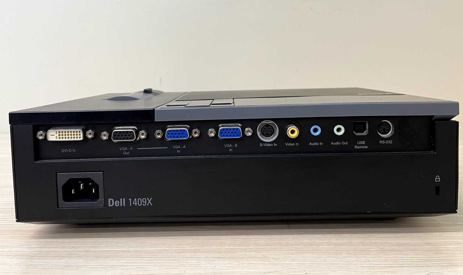 Проектор DELL проэктор домашній кінотеатр домашний кинотеатр