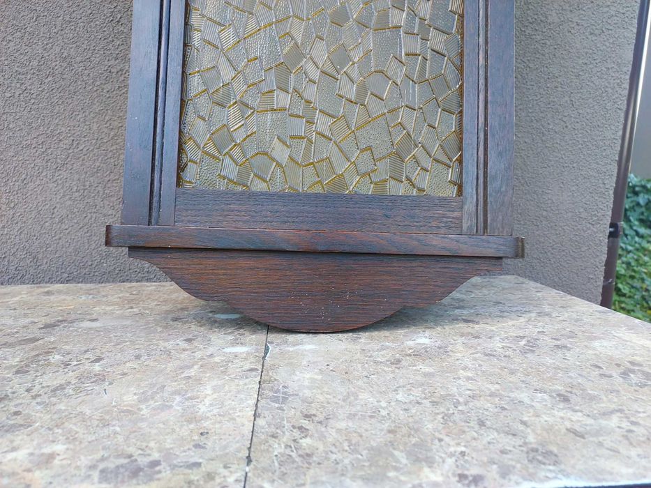 Szafka witrynka z obudowy starego zegara 1930r miodowe szkło E198