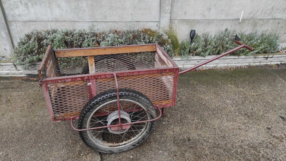 Wózek ogrodowy na kółkach