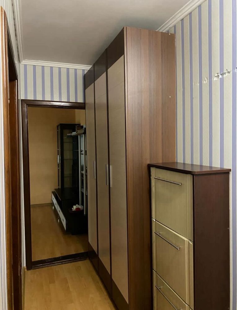 Продам 4х кімнатну квартиру на Яновського