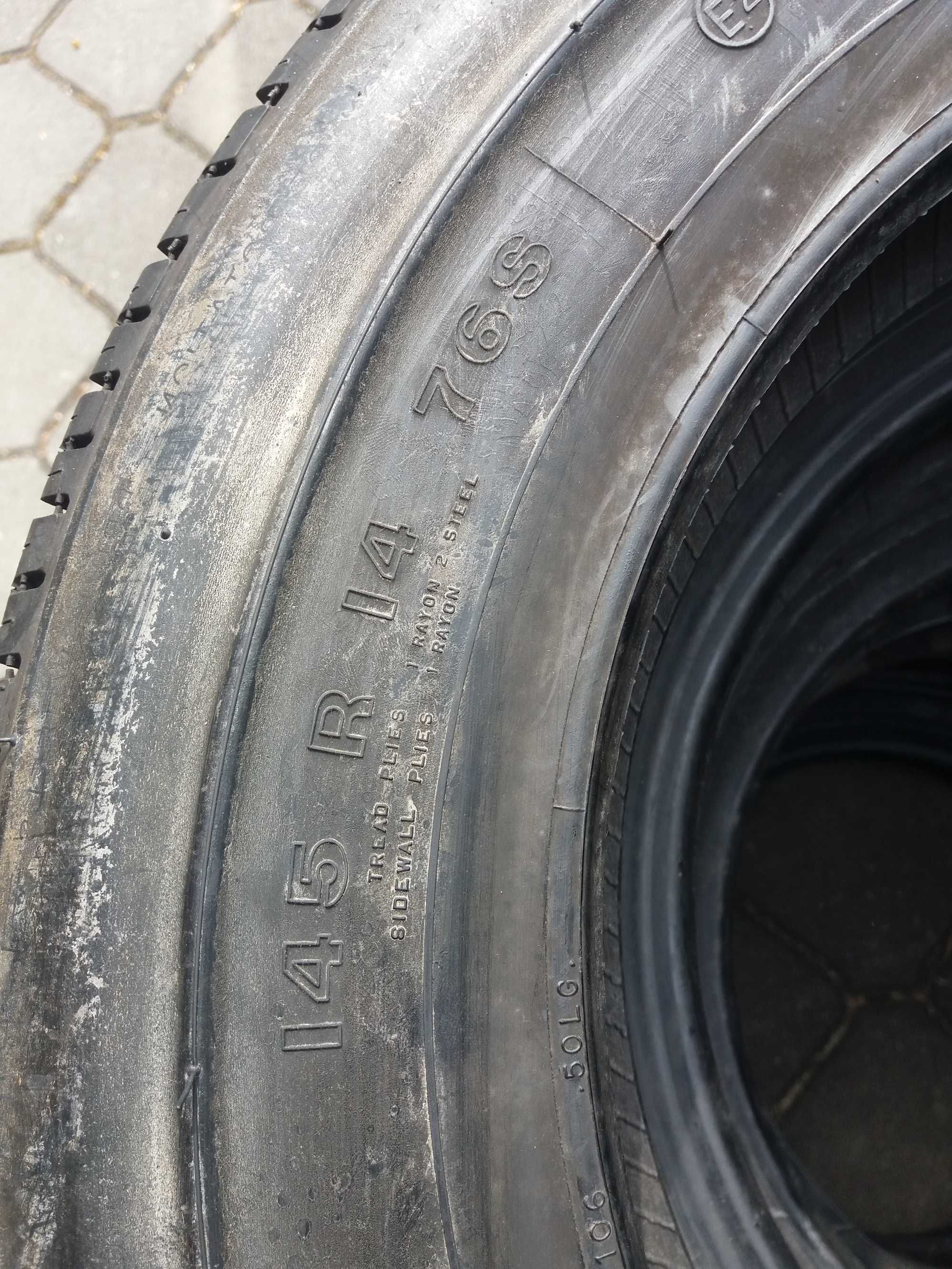 145 / R 14 Firestone  F 560