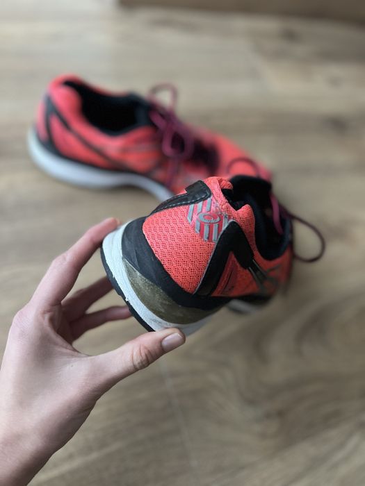 Кросівки asics оригінал( устілка 26,5)