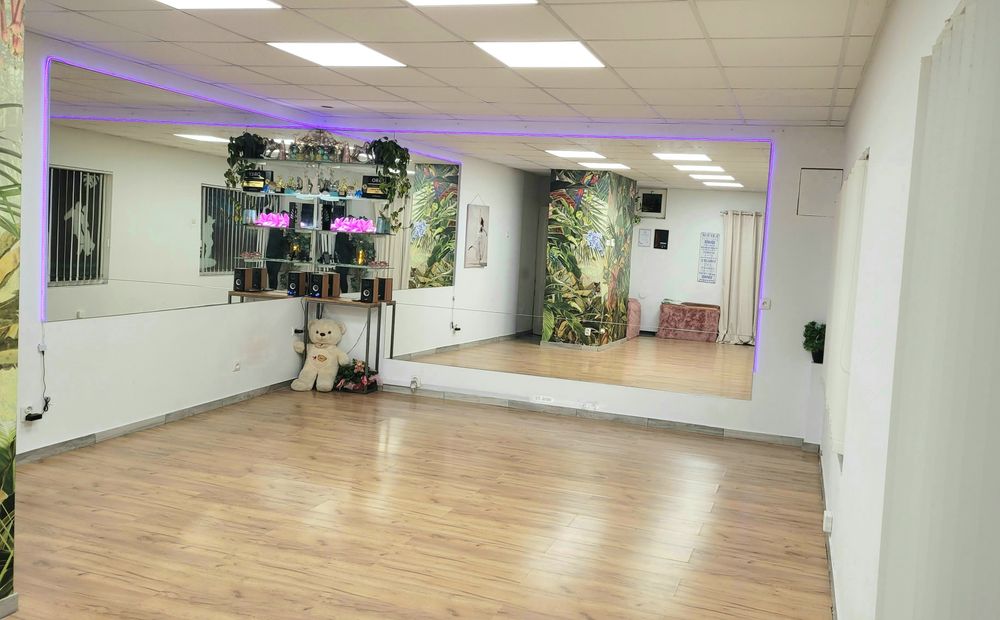 Wynajmę salę z lustrami w Centrum/weekendy/do uzgodnienia w tygodniu