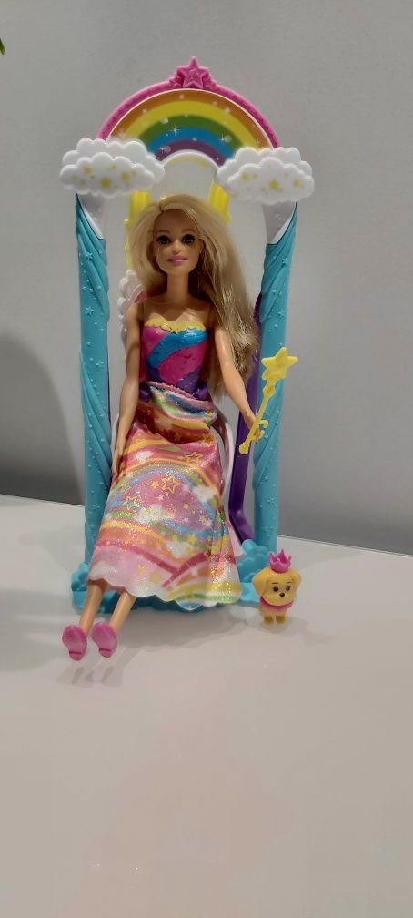 Barbie Dreamtopia z huśtawka i pieskiem