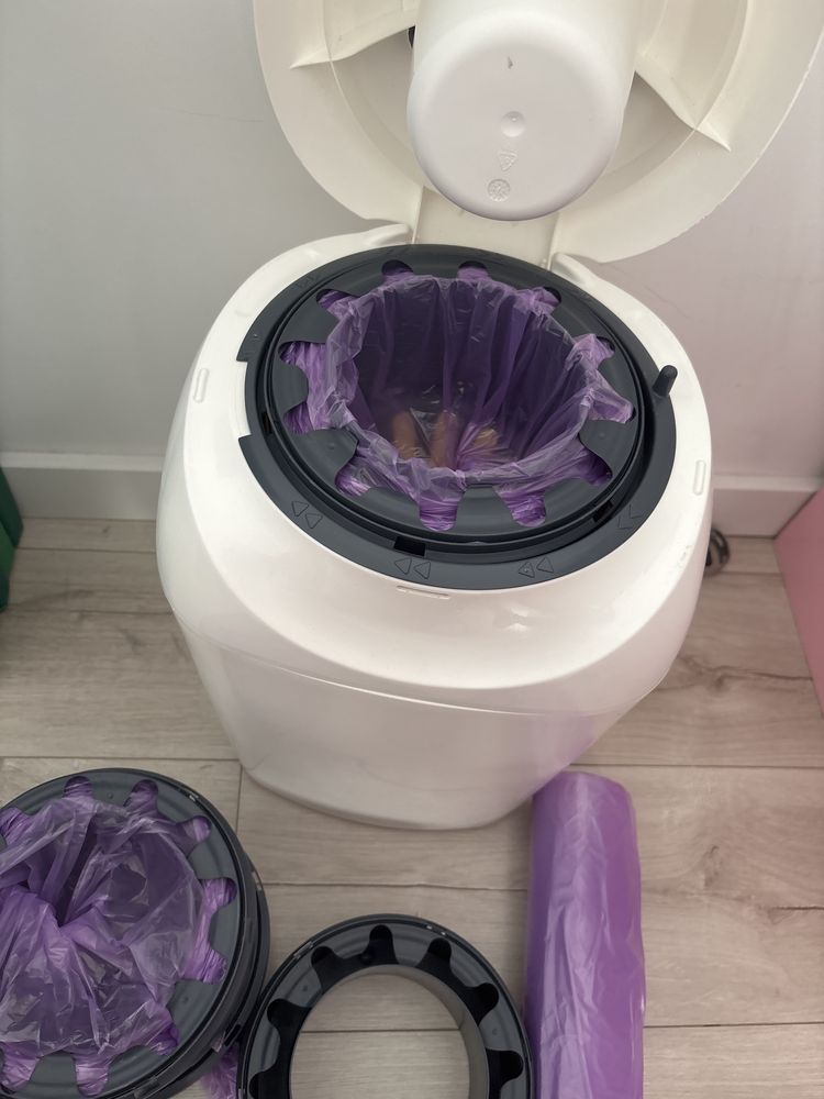 Kosz na pieluchy Tommee tippee z zapasem wkładów