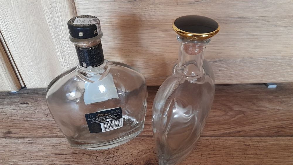 Karafki, Butelki kolekcjonerskie 2 sztuki, pojemność 700 ml