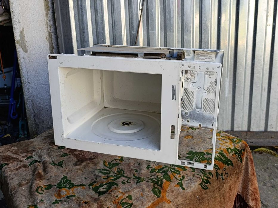 Корпус мікрохвильовки Bluesky BMG800EL20. Корпус микроволновки