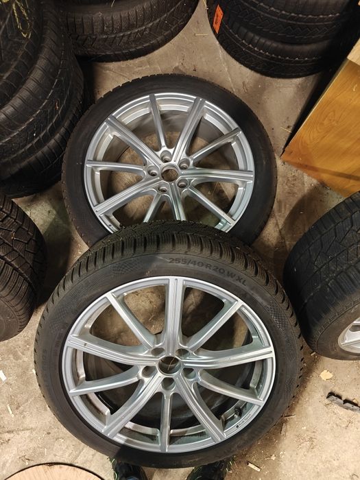 Felgi wraz z oponami Audi RSQ3