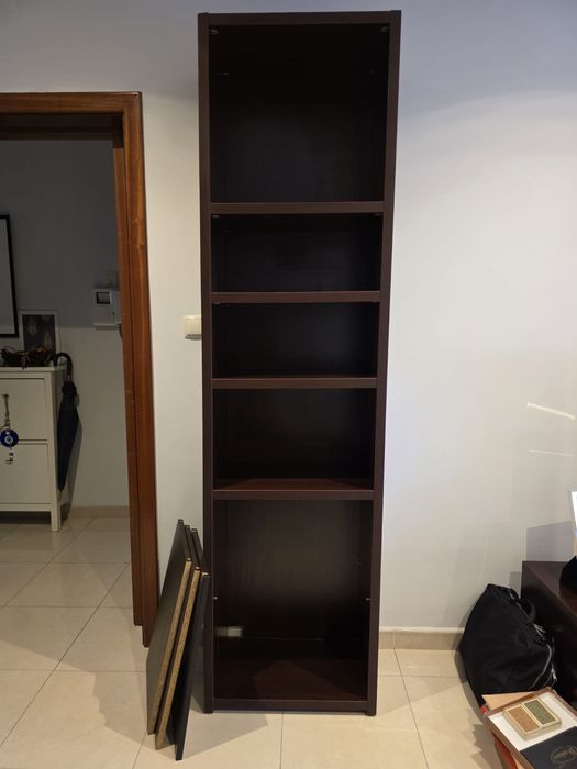 Estante usada mas em boas condiçoes!