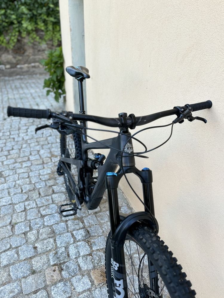 Bicicleta de enduro yeti sb150