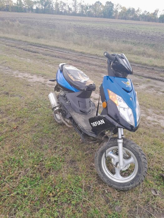 Дефіянт все норм тільки трохи пластік подертий і глушітіль варений