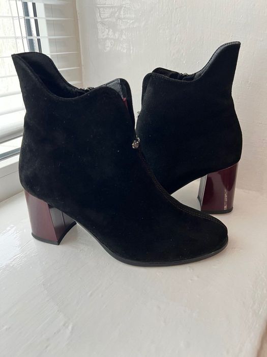 Замшеві ботінки 37