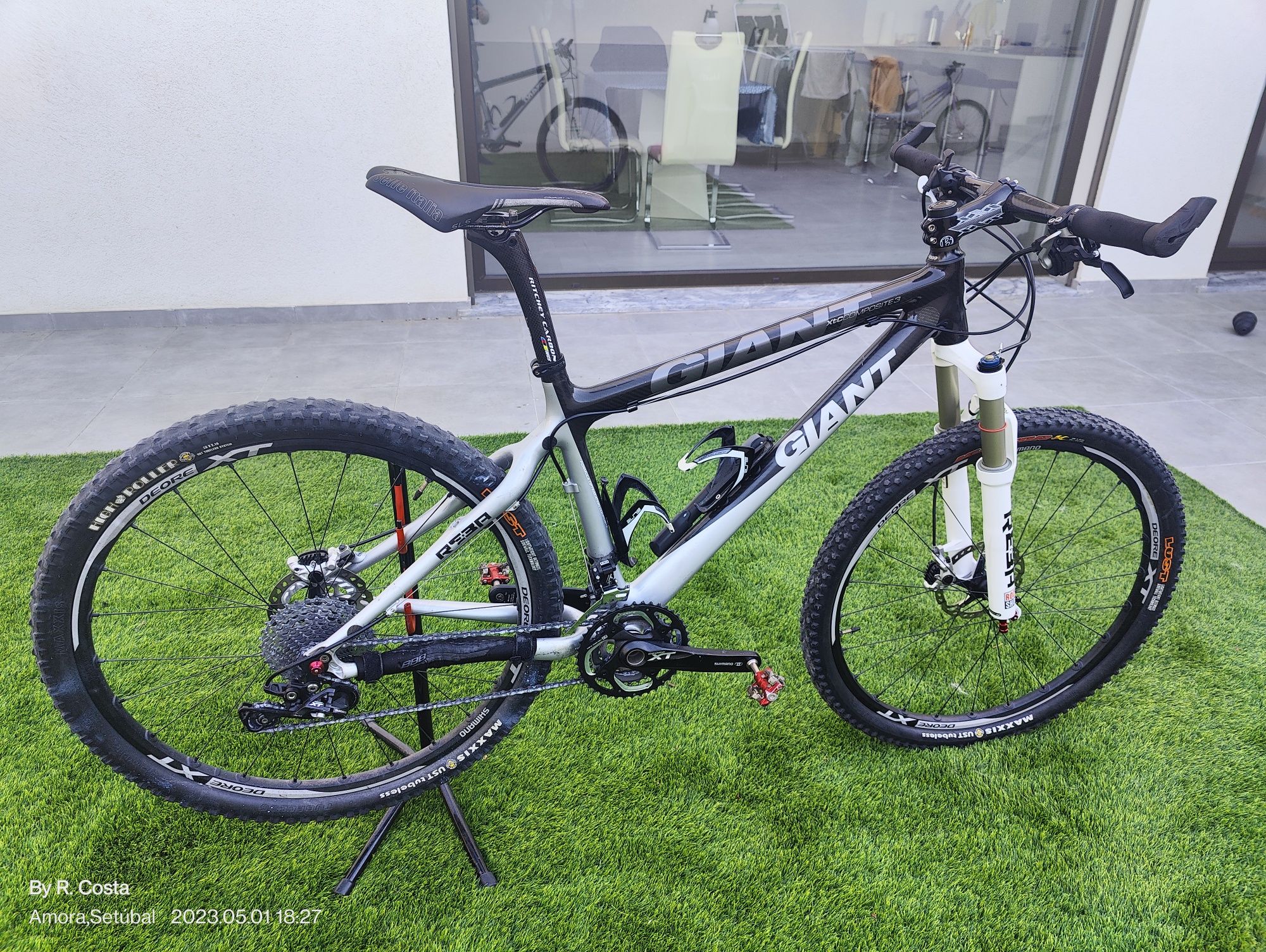 Bicicleta Giant Carbono full Shimano XT