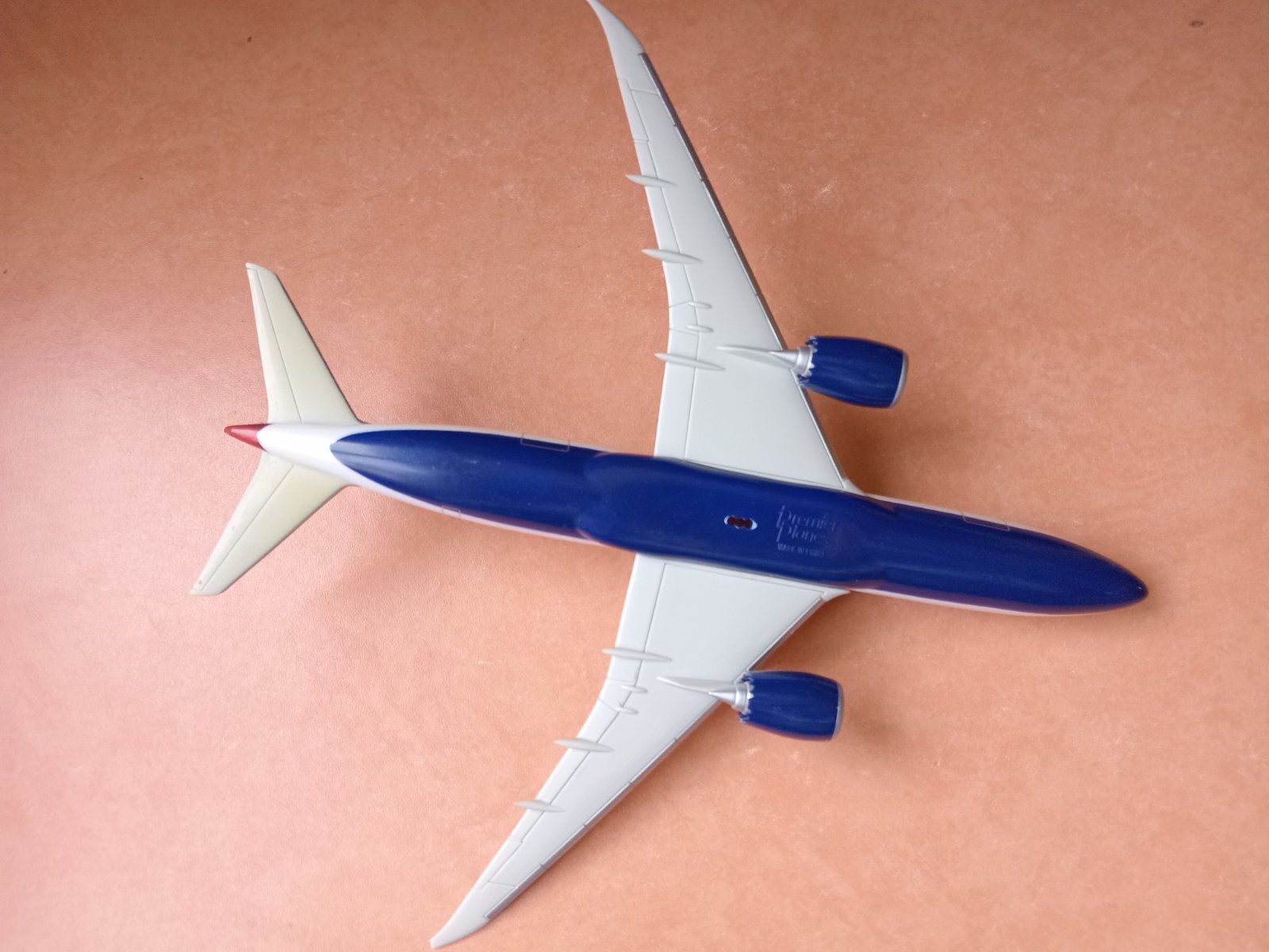 Настольная модель самолёта