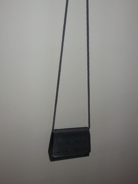 Wizytowa szaro-srebrzysta torebka