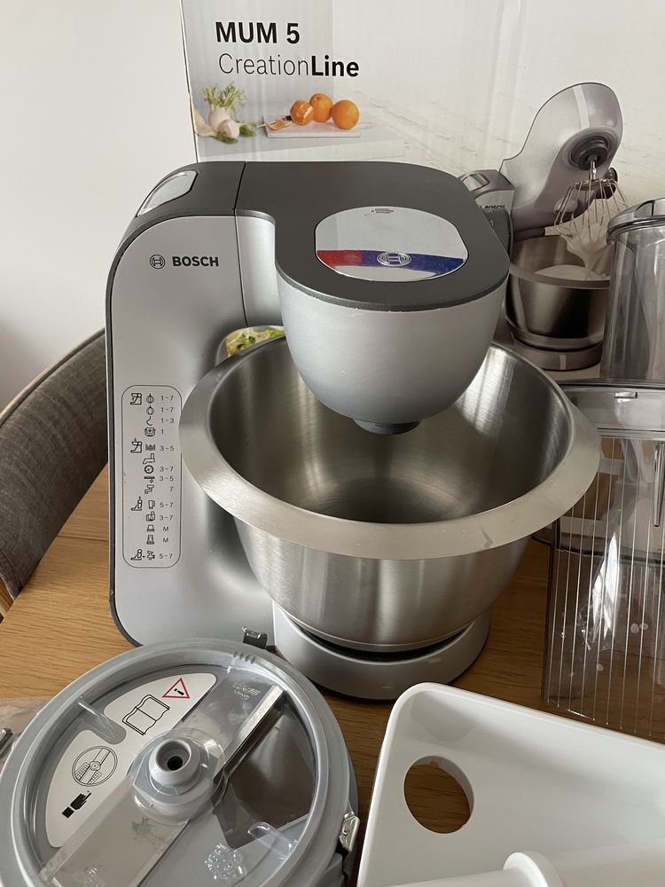 MUM 5 creation line bosch robot kuchenny