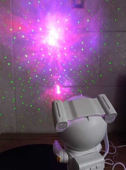 Ночник Астронавт на пульте на подарок новый высотой 20см.