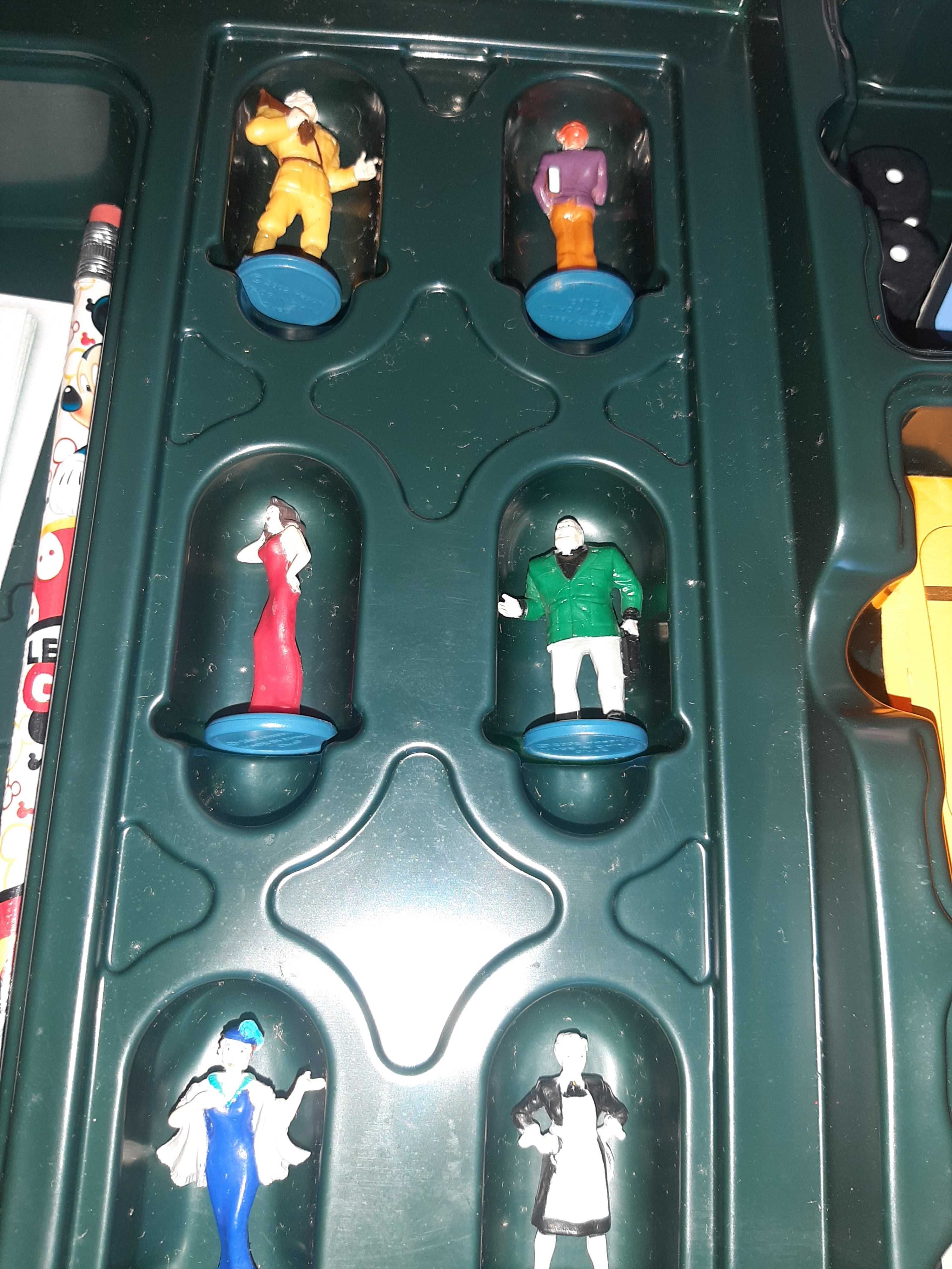 Jogo de tabuleiro Cluedo com 6 figuras pintadas da Parker