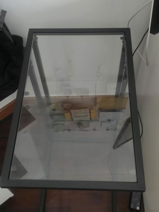 Mesa suporte portátil Ikea - tampo de vidro
