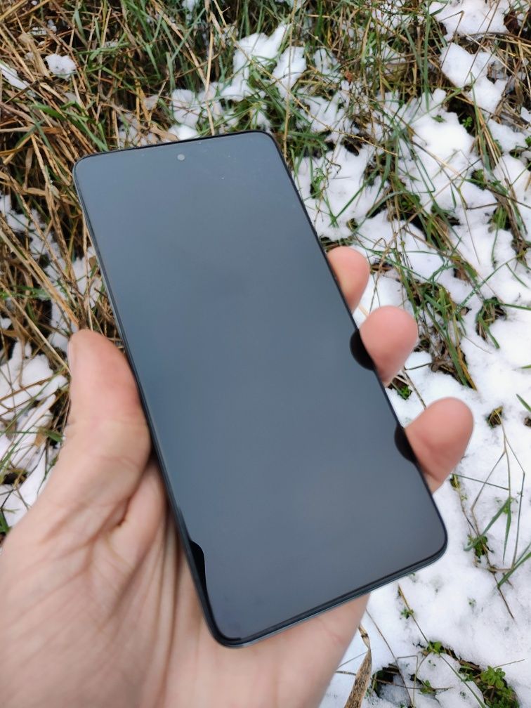 Motorola edge 2022 8/128gb OLED 144Hz 5000mAh