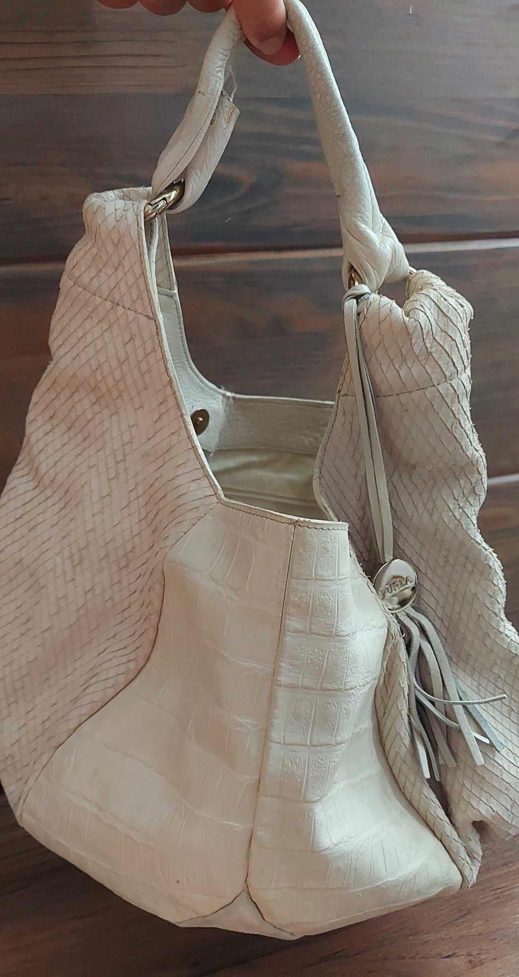 Mala Furla em pele