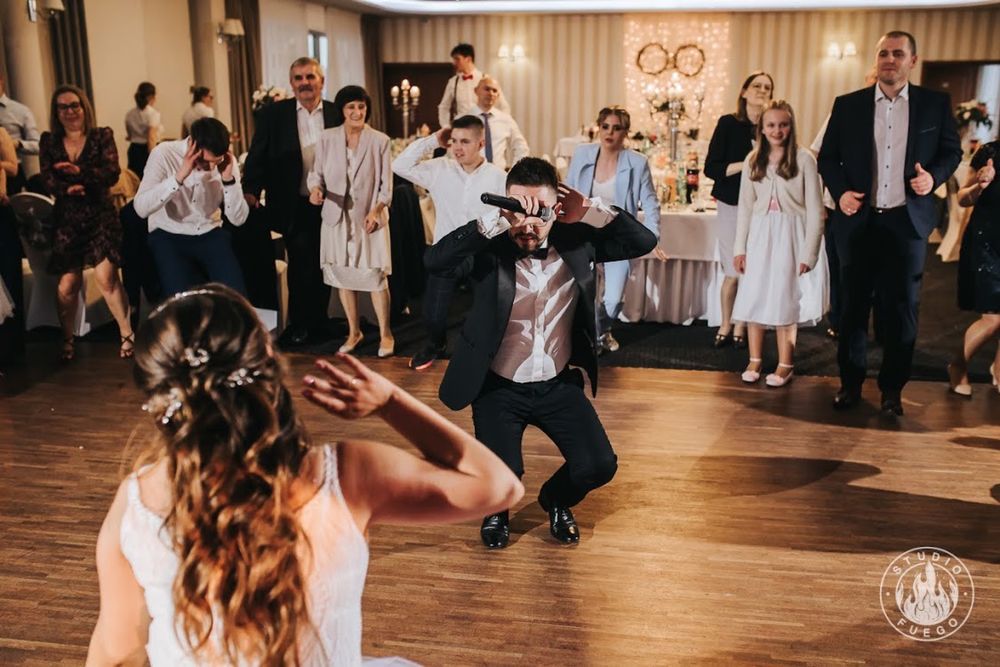 Dj, wodzirej, saksofonista na wesele w dobrym stylu. Saksofon.