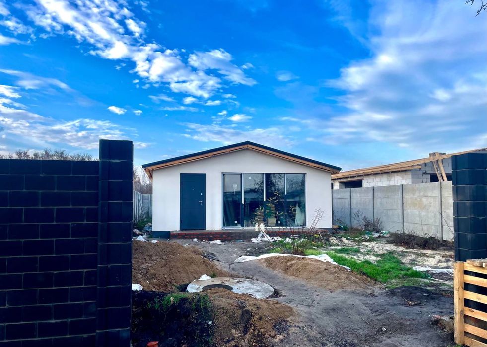 Продам дом Подгородное  Новострой